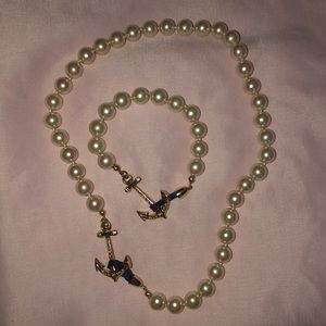 Kiel James Patrick pearl necklace and bracelet set